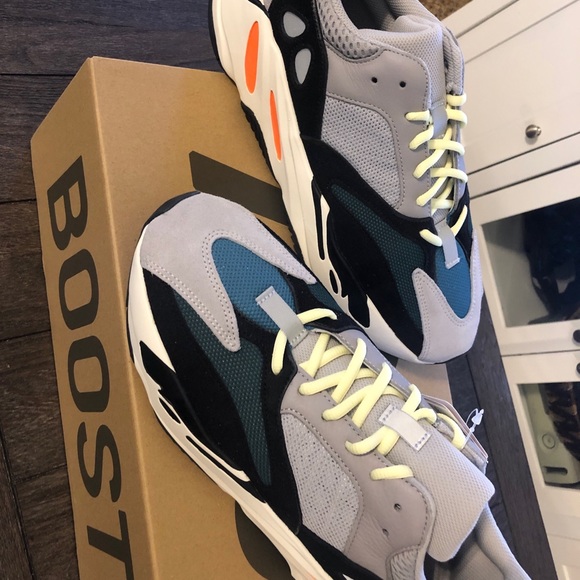 Yeezy 700 Wave Runner - Picture 3 of 8